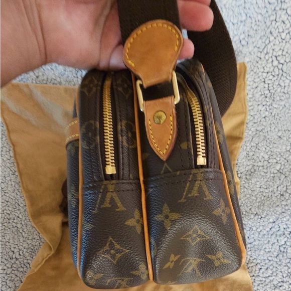 Louie Vuitton Preloved Authentic Monogram Reporters PM Bag with Date code. - Picture 12 of 15